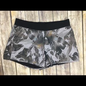Theory 38 Tropical Print Shorts